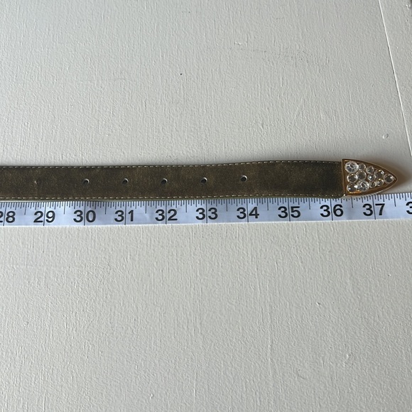 Olive green suede belt with western flare, gold hardware & rhinestones, Vintage - Picture 9 of 11